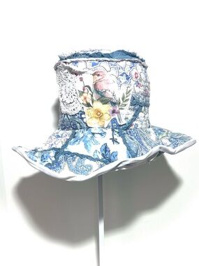 🕊️ Blue Floral QUILTED Patchwork chapeau | size M
